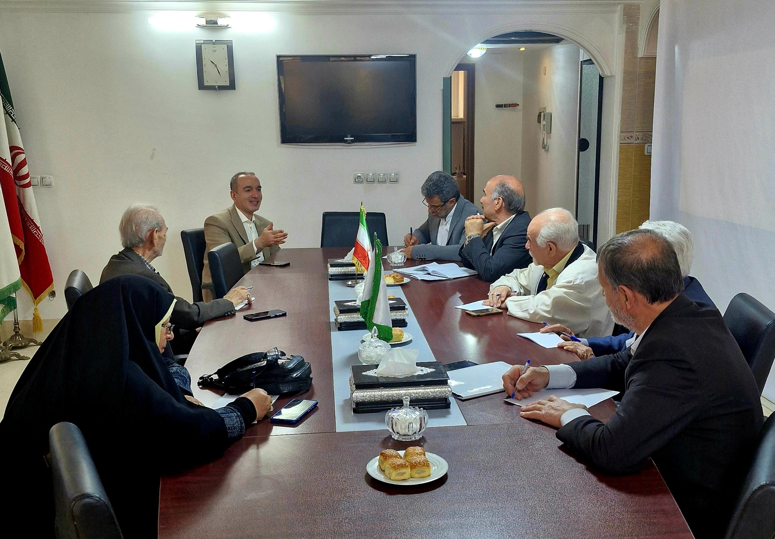 جلسه مشترک معاونت اجتماعی و پیشگیری از وقوع جرم دادگستری کل استان با کانونهای بازنشستگی