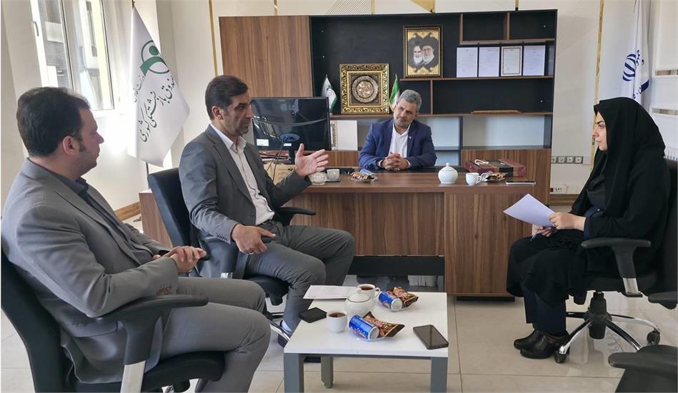 نشست هم اندیشی مدیریت استان قم با بیمه دی برگزار شد